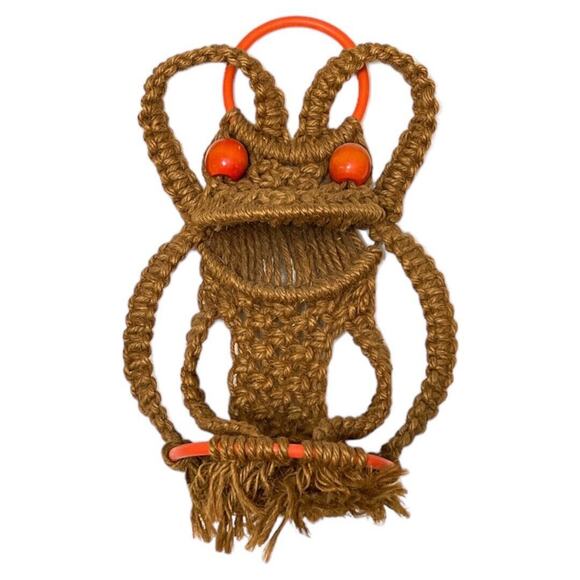 Vintage Frog Brown Macrame Orange Wood Wall Hanging Decor Groovy Towel Ring 22" - Picture 6 of 9